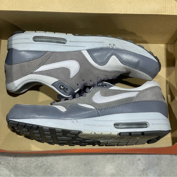 Nike Air Max Men's Dual-Tone Gray Sneakers - Picture 8 of 8